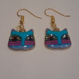 Handmade Beautiful Cat Dangle Drop Earrings